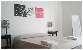  Flamingo B&B  Кальяри